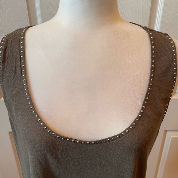 OLIVE DRAB GREEN TANK TOP WITH SILVER RIVET TRIM SIZE XXL - Picture 3 of 7